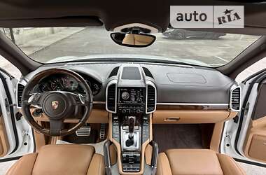 Позашляховик / Кросовер Porsche Cayenne 2012 в 