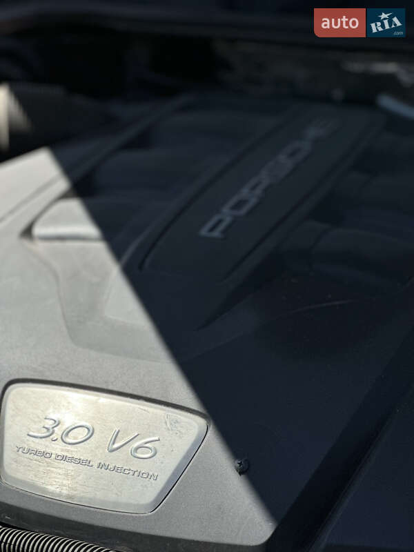 Позашляховик / Кросовер Porsche Cayenne 2012 в Кривому Розі