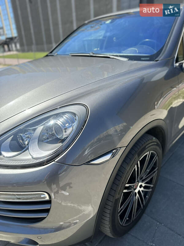 Позашляховик / Кросовер Porsche Cayenne 2012 в Кривому Розі