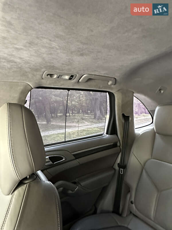 Позашляховик / Кросовер Porsche Cayenne 2010 в Одесі