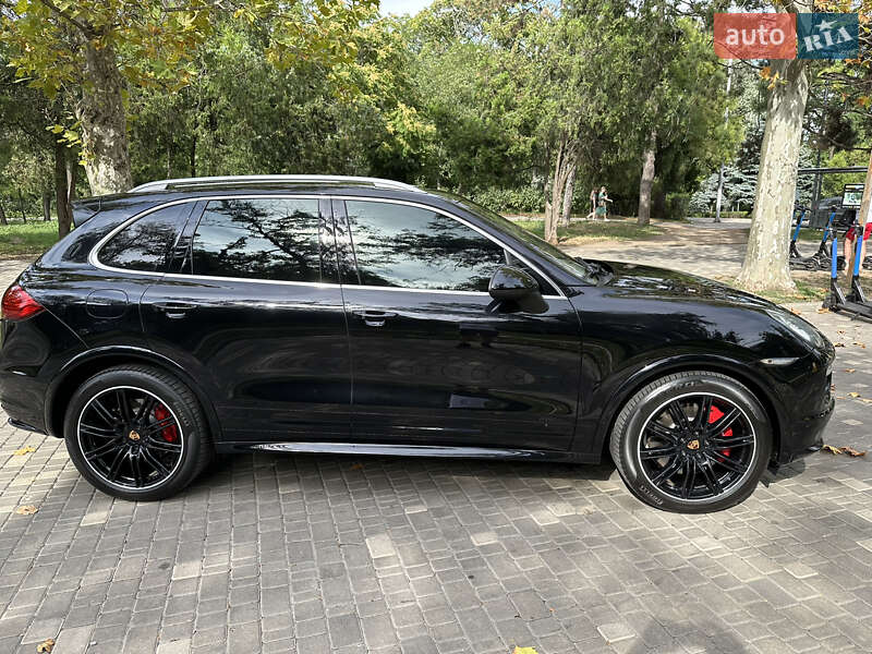 Позашляховик / Кросовер Porsche Cayenne 2010 в Одесі