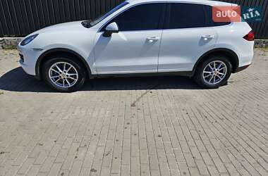 Внедорожник / Кроссовер Porsche Cayenne 2012 в 