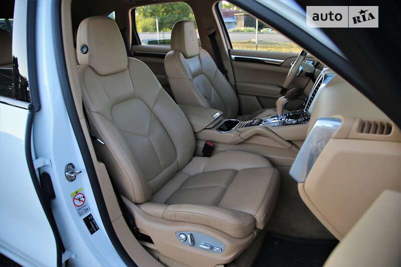 Внедорожник / Кроссовер Porsche Cayenne 2013 в Харькове