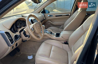 Позашляховик / Кросовер Porsche Cayenne 2013 в 