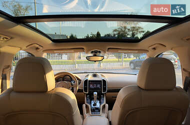 Позашляховик / Кросовер Porsche Cayenne 2013 в 