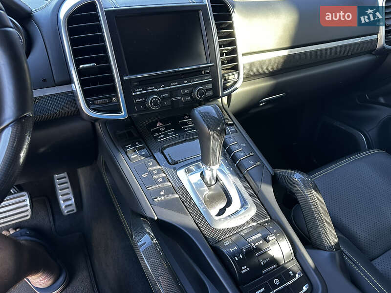 Внедорожник / Кроссовер Porsche Cayenne 2013 в Киеве