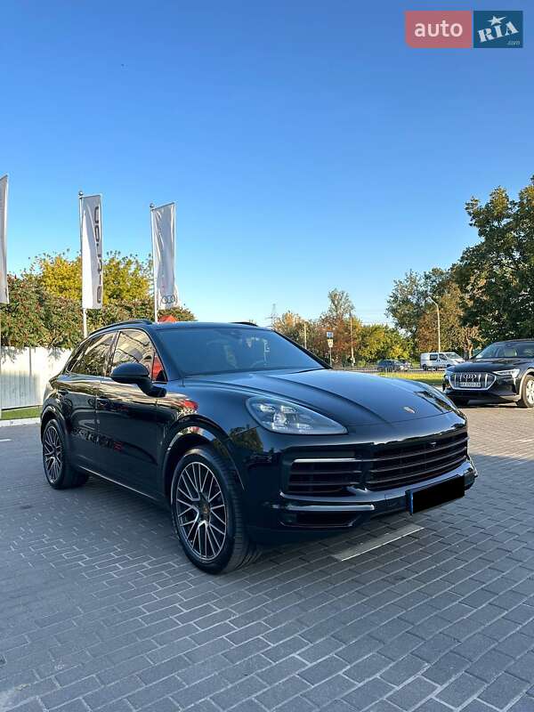 Внедорожник / Кроссовер Porsche Cayenne 2017 в Киеве