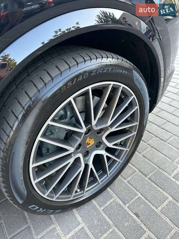 Внедорожник / Кроссовер Porsche Cayenne 2017 в Киеве