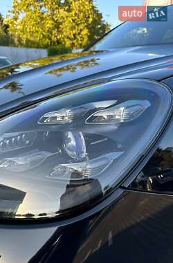Внедорожник / Кроссовер Porsche Cayenne 2017 в 