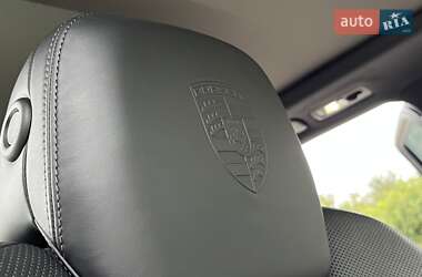 Внедорожник / Кроссовер Porsche Cayenne 2015 в 