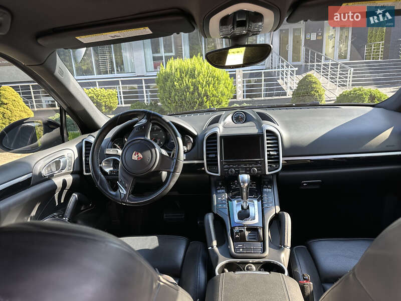 Внедорожник / Кроссовер Porsche Cayenne 2013 в Черновцах