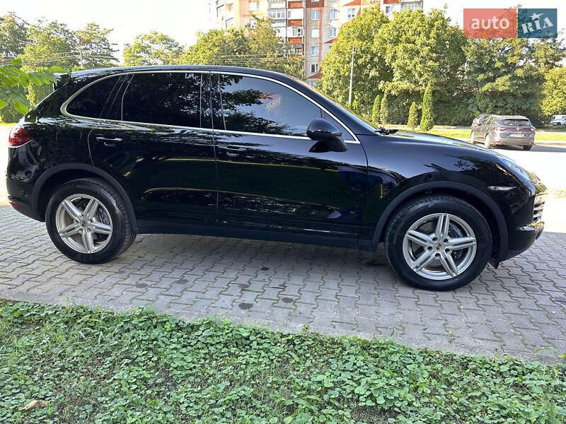 Внедорожник / Кроссовер Porsche Cayenne 2013 в Черновцах