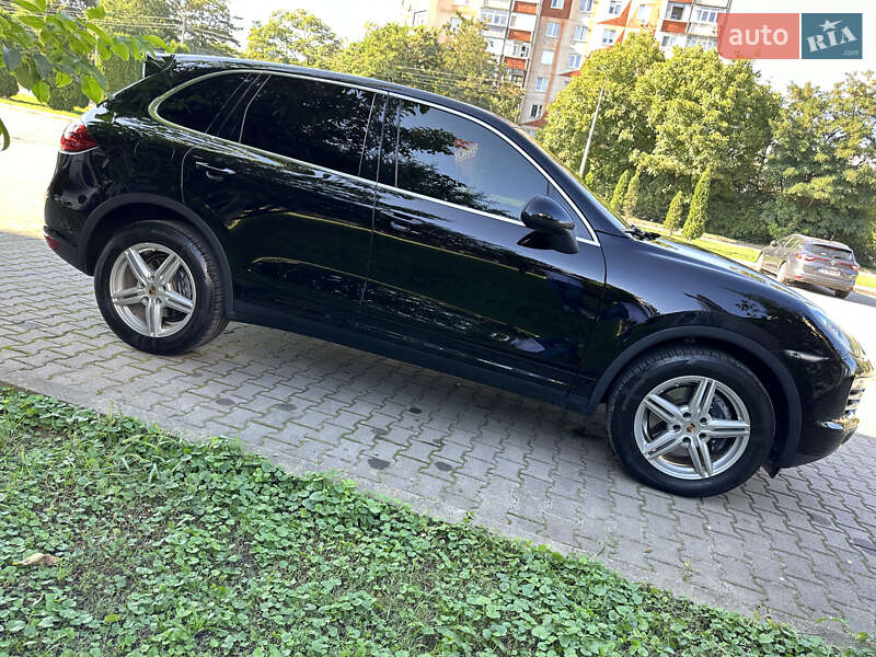 Внедорожник / Кроссовер Porsche Cayenne 2013 в Черновцах