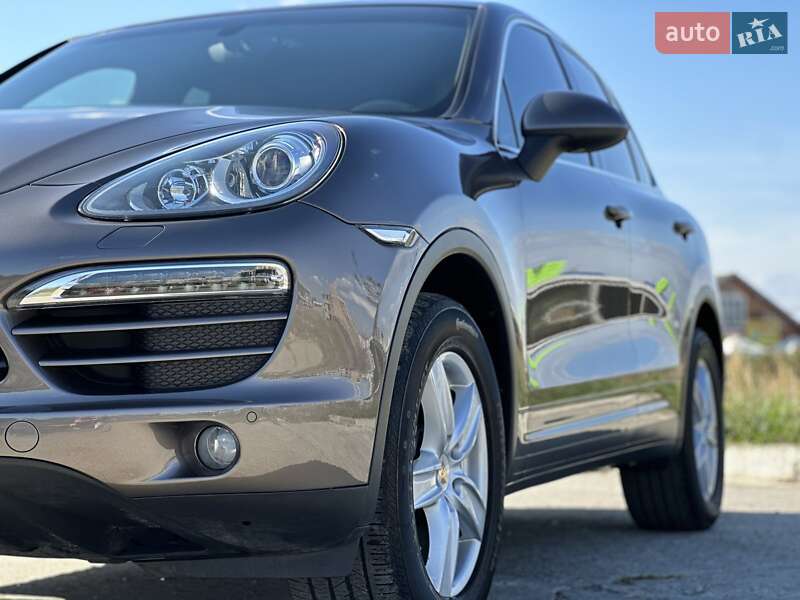 Внедорожник / Кроссовер Porsche Cayenne 2012 в Калуше