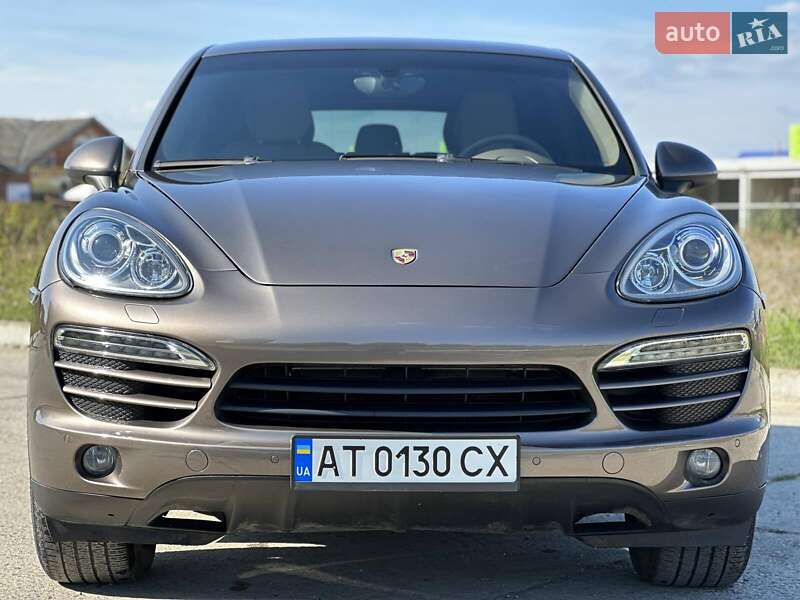 Внедорожник / Кроссовер Porsche Cayenne 2012 в Калуше