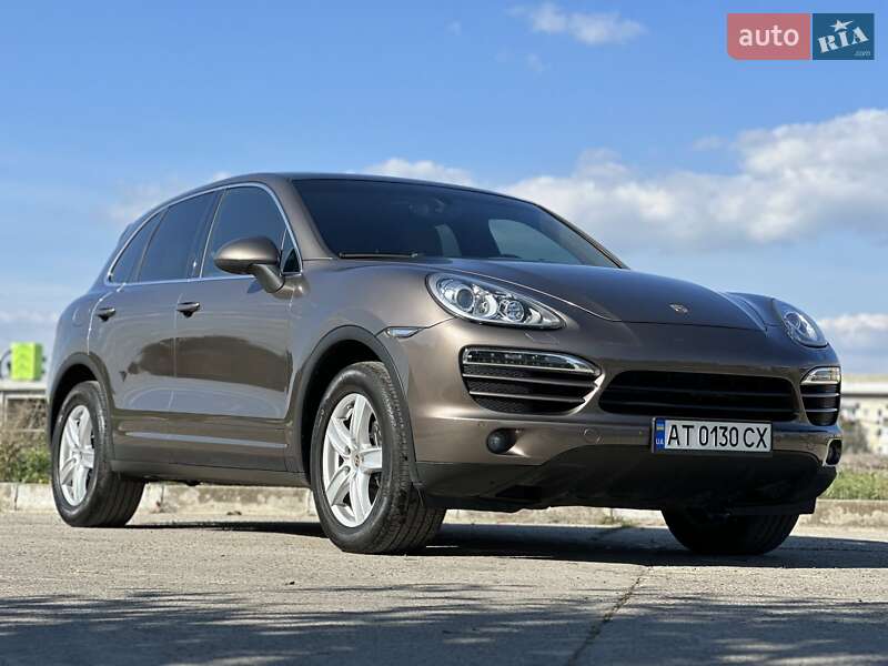 Внедорожник / Кроссовер Porsche Cayenne 2012 в Калуше