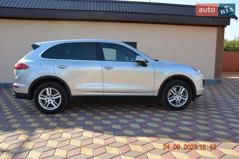 Позашляховик / Кросовер Porsche Cayenne 2016 в Одесі