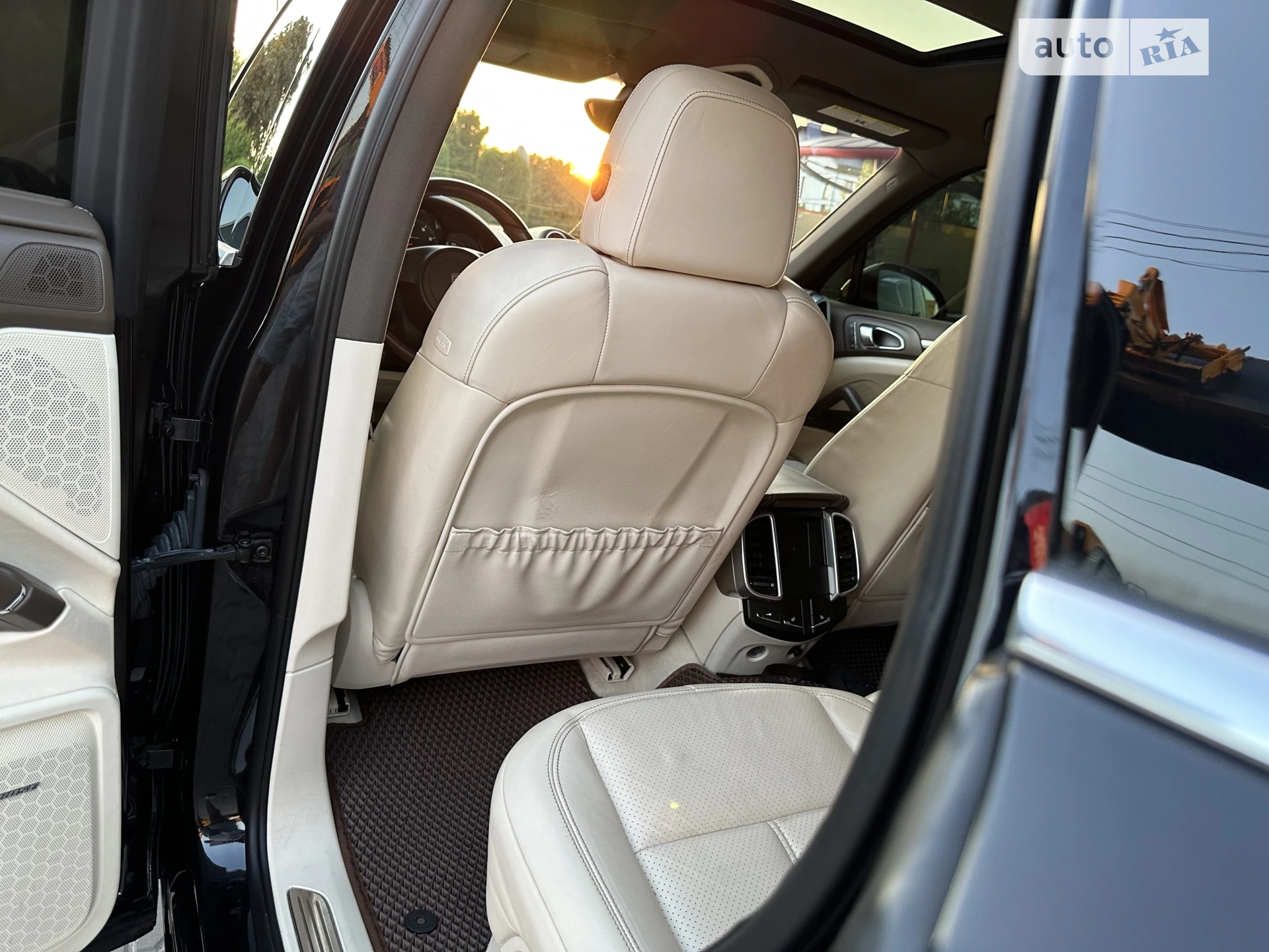 2011 Porsche Cayenne - мініатюра 26