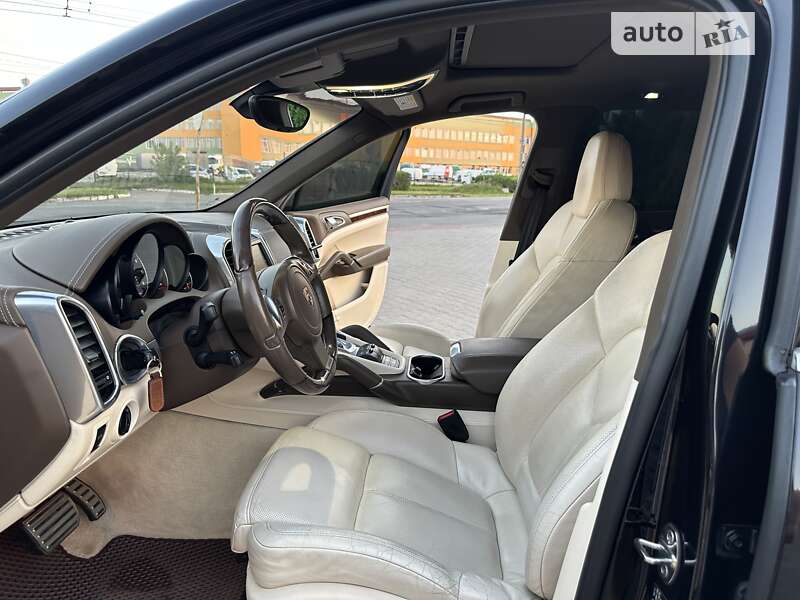 Внедорожник / Кроссовер Porsche Cayenne 2011 в Луцке