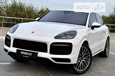 Позашляховик / Кросовер Porsche Cayenne 2018 в Києві