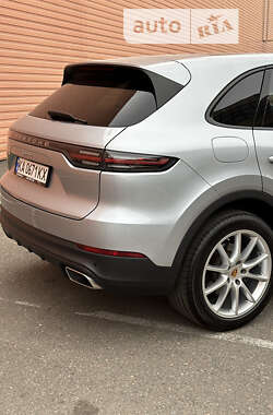 Внедорожник / Кроссовер Porsche Cayenne 2021 в 