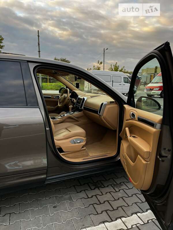 Внедорожник / Кроссовер Porsche Cayenne 2013 в Хмельницком
