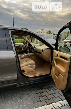 Внедорожник / Кроссовер Porsche Cayenne 2013 в 