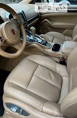 Внедорожник / Кроссовер Porsche Cayenne 2013 в 