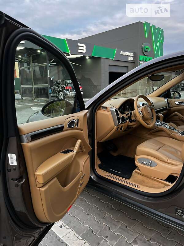 Внедорожник / Кроссовер Porsche Cayenne 2013 в Хмельницком