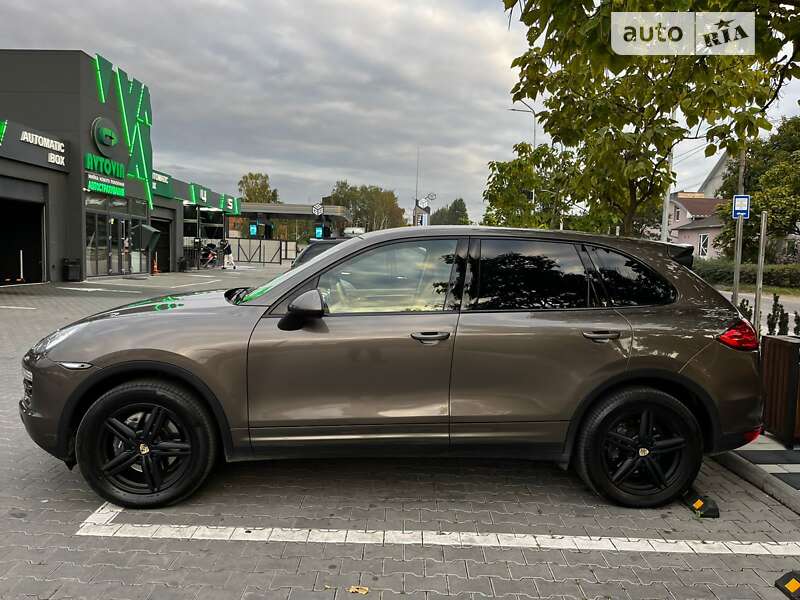 Внедорожник / Кроссовер Porsche Cayenne 2013 в Хмельницком