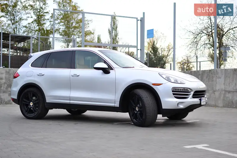 Внедорожник / Кроссовер Porsche Cayenne 2012 в 