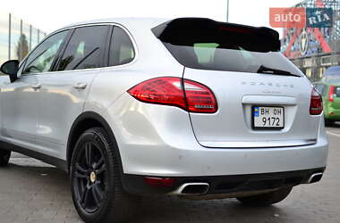 Позашляховик / Кросовер Porsche Cayenne 2012 в 