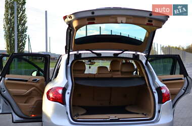 Позашляховик / Кросовер Porsche Cayenne 2012 в 
