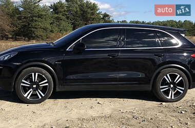 Внедорожник / Кроссовер Porsche Cayenne 2012 в 
