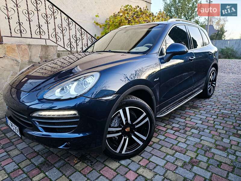 Внедорожник / Кроссовер Porsche Cayenne 2013 в Остроге