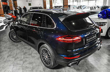 Позашляховик / Кросовер Porsche Cayenne 2016 в 