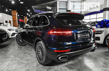 Позашляховик / Кросовер Porsche Cayenne 2016 в 