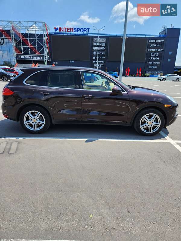 Внедорожник / Кроссовер Porsche Cayenne 2014 в Киеве