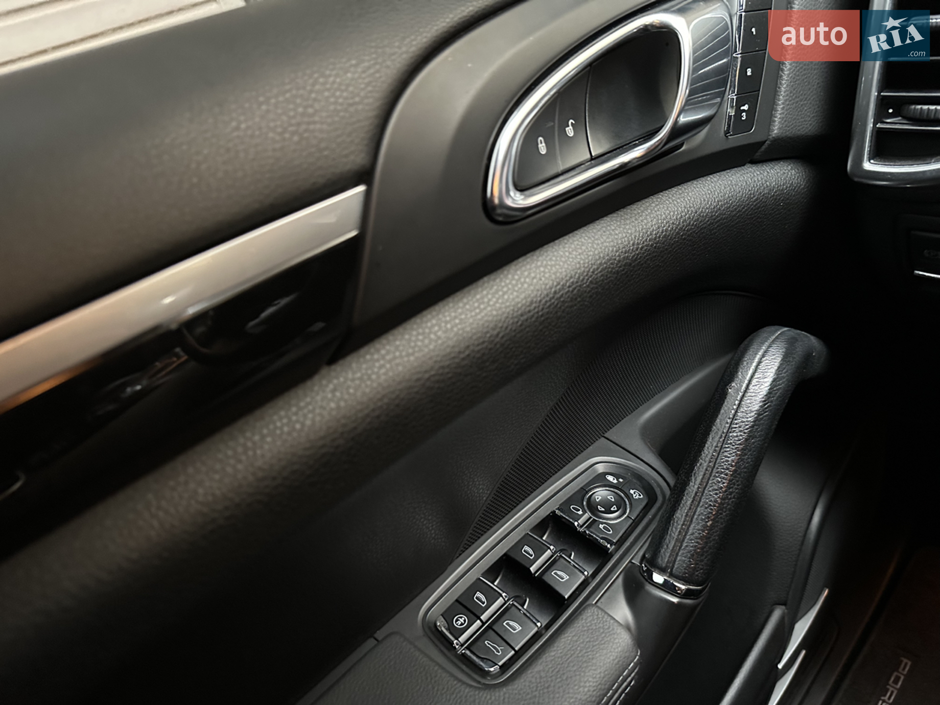 2013 Porsche Cayenne - мініатюра 17