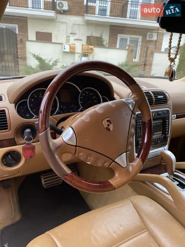 Внедорожник / Кроссовер Porsche Cayenne 2003 в 