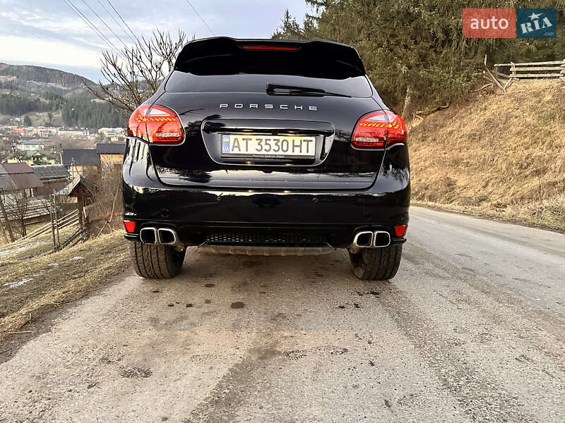 Внедорожник / Кроссовер Porsche Cayenne 2012 в Верховине