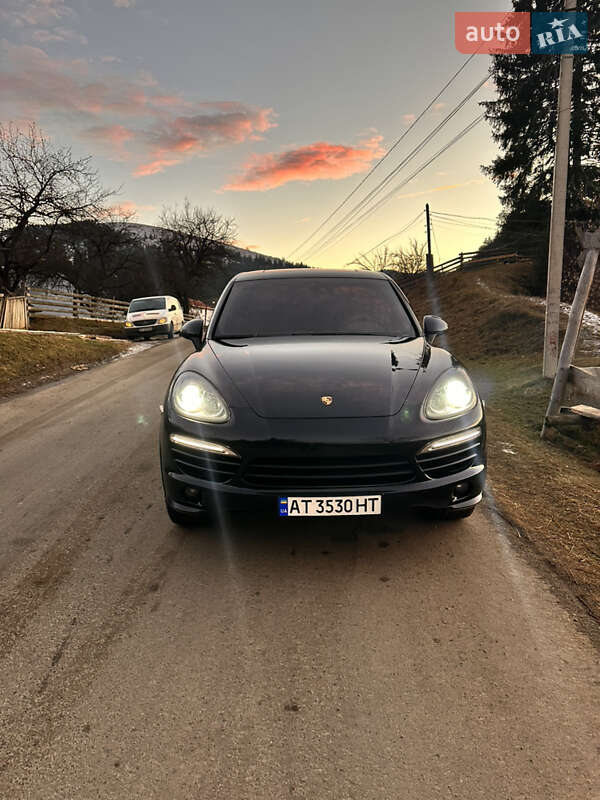 Внедорожник / Кроссовер Porsche Cayenne 2012 в Верховине