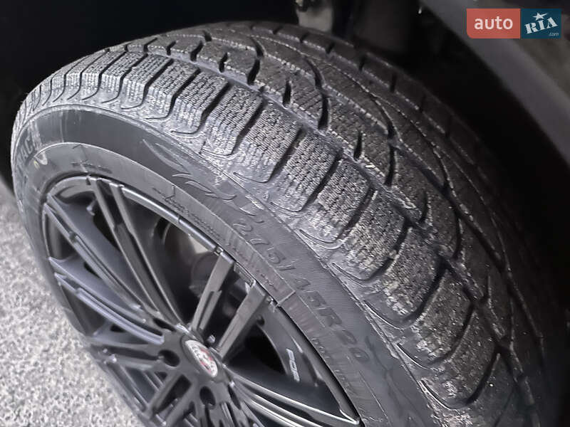 Внедорожник / Кроссовер Porsche Cayenne 2012 в Верховине