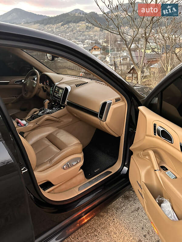 Внедорожник / Кроссовер Porsche Cayenne 2012 в Верховине
