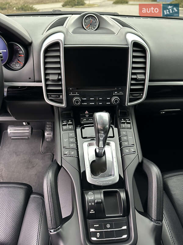 Позашляховик / Кросовер Porsche Cayenne 2016 в Дніпрі
