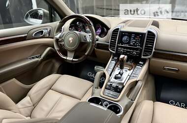 Внедорожник / Кроссовер Porsche Cayenne 2012 в Киеве