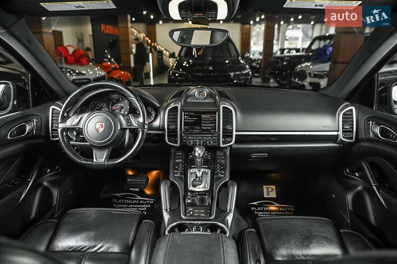 Внедорожник / Кроссовер Porsche Cayenne 2013 в Одессе