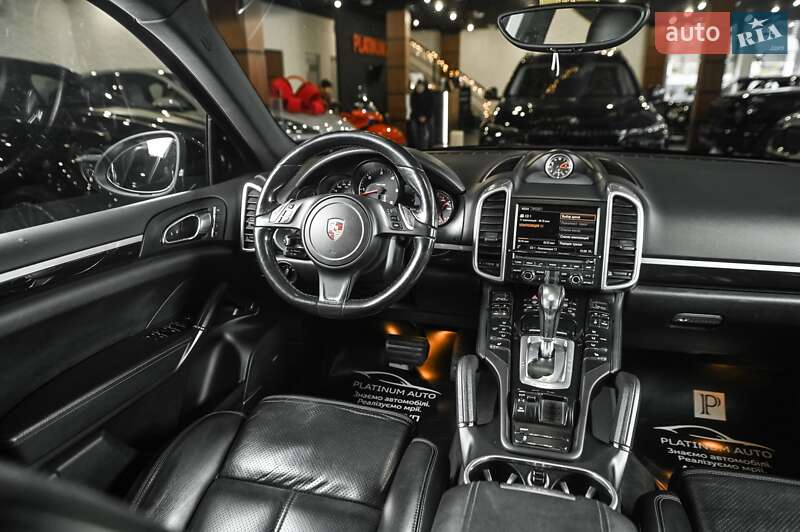 Внедорожник / Кроссовер Porsche Cayenne 2013 в Одессе