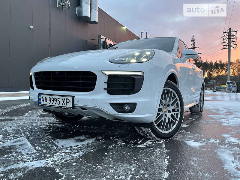 Внедорожник / Кроссовер Porsche Cayenne 2017 в Ирпене