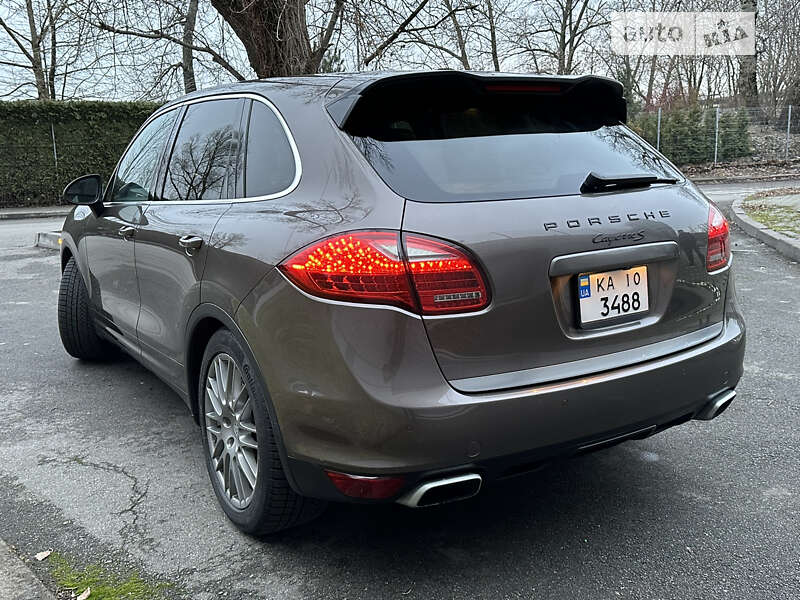 Внедорожник / Кроссовер Porsche Cayenne 2010 в Киеве